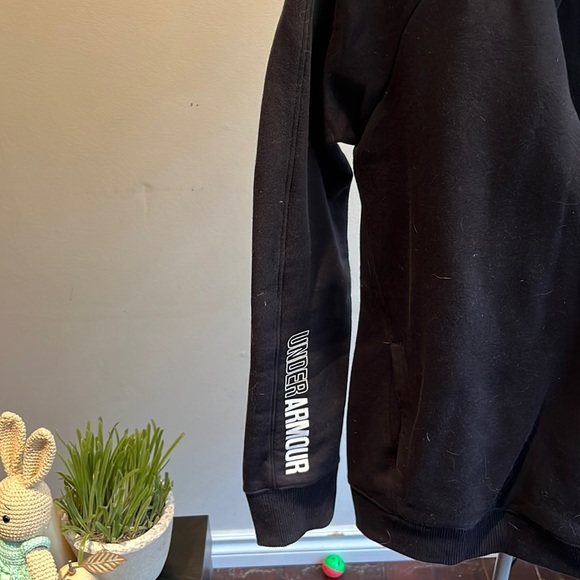 Under Armour Loose Coldgear Pullover.  Never worn. - Picture 4 of 4